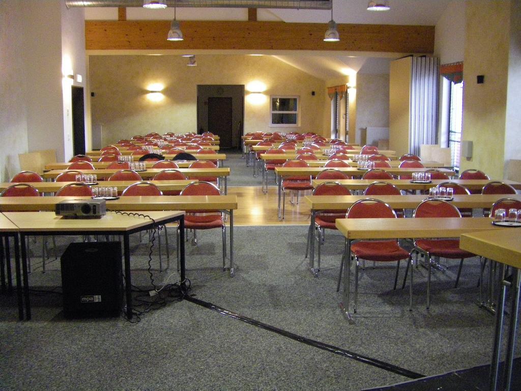 Euroville Jugend- Und Sporthotel Νάουμπουργκ Εξωτερικό φωτογραφία