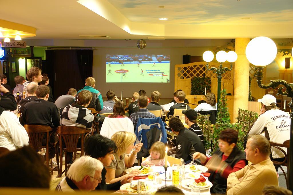 Euroville Jugend- Und Sporthotel Νάουμπουργκ Εξωτερικό φωτογραφία