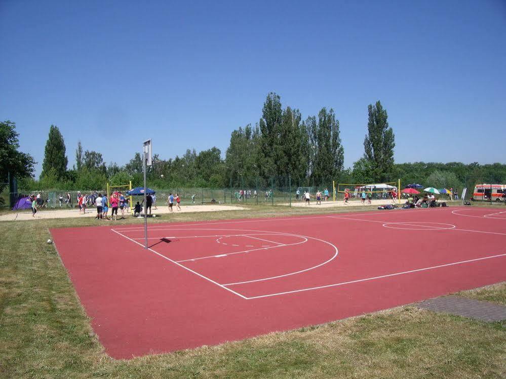 Euroville Jugend- Und Sporthotel Νάουμπουργκ Εξωτερικό φωτογραφία